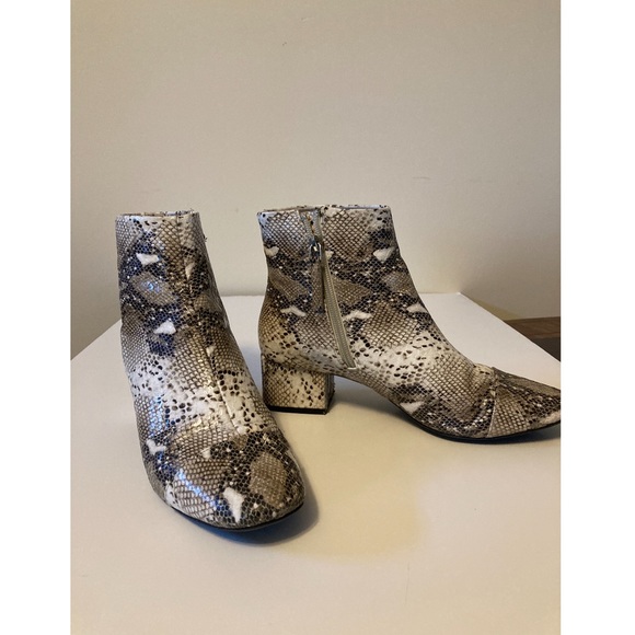 Zara Trafaluc cap toe faux snakeskin bootie size US 6.5 - Picture 3 of 10
